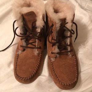 Woman Ugg shoes size 8